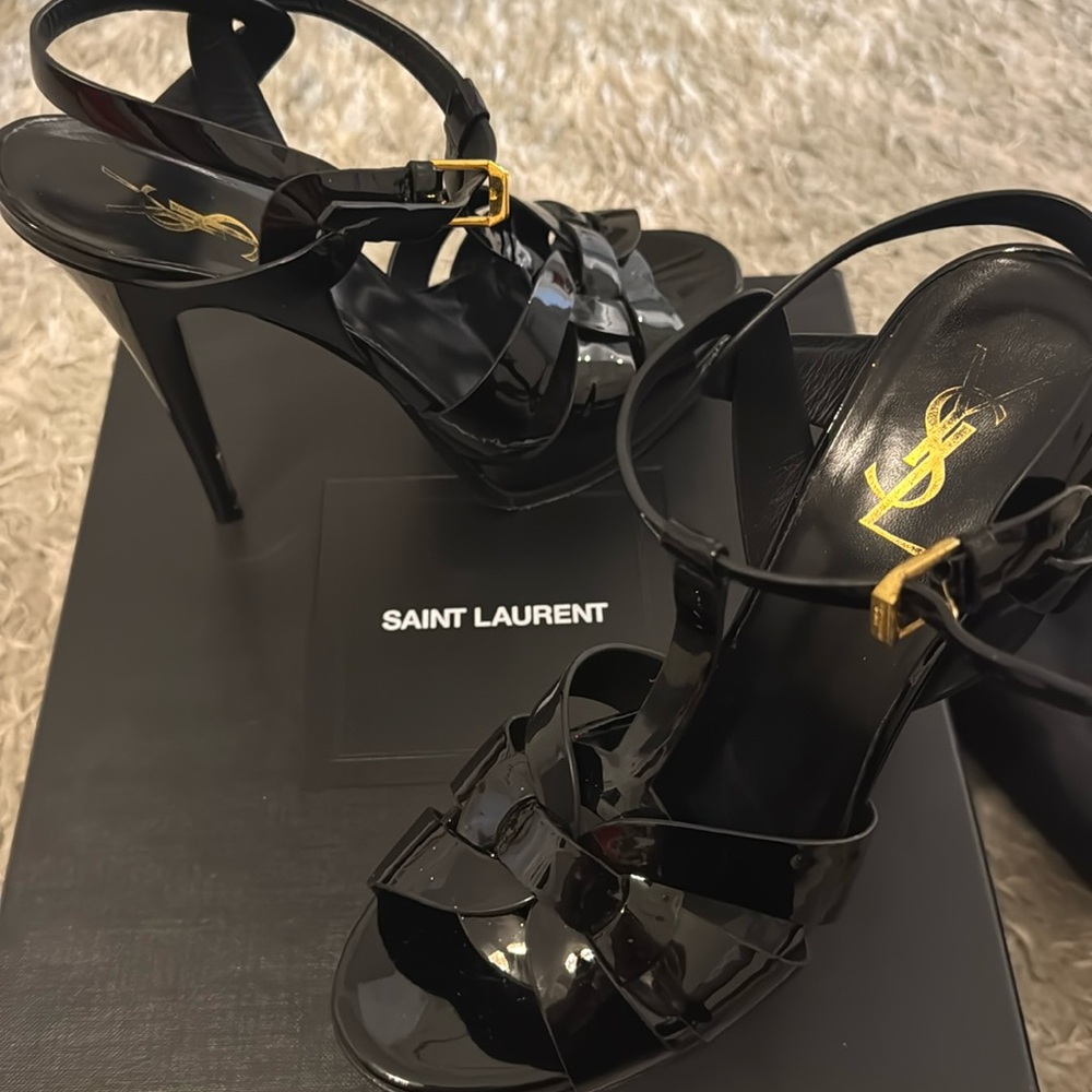 Yves Saint Laurent Tribute Platform Sandal Patent Leather